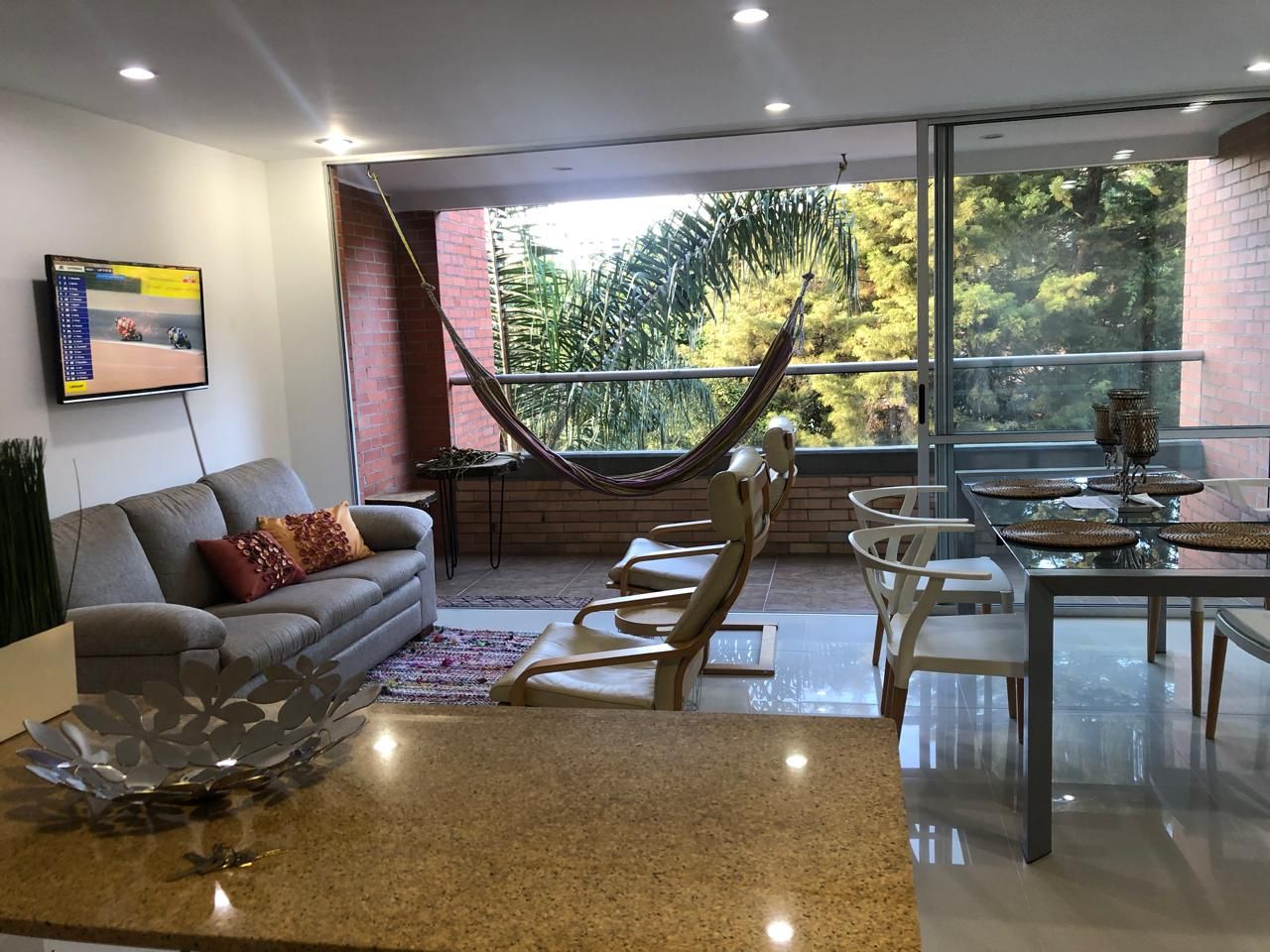 Apartamento en arriendo Antioquia Envigado Zúñiga 80 m2 Habitaciones 2 Baños 2 Garajes 2 Precio $6950000