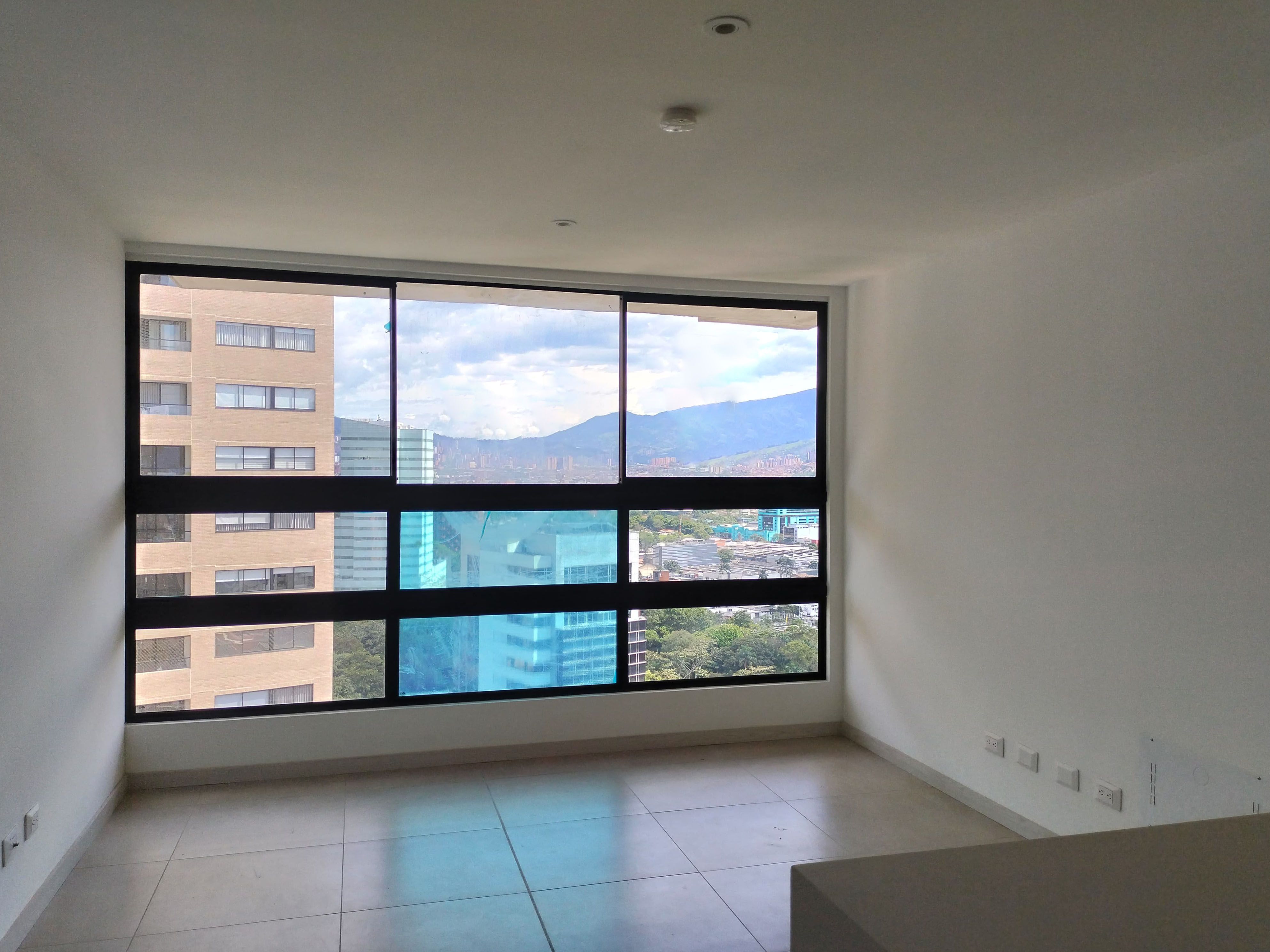 Apartamento en arriendo Antioquia Medellín Castropol 64 m2 Habitaciones 2 Baños 3 Garajes 1 Precio $4000000