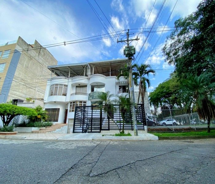 Casa en venta Valle Del Cauca Cali El Ingenio 443 m2 Habitaciones 5 Baños 6 Garajes 3 Precio $950000000