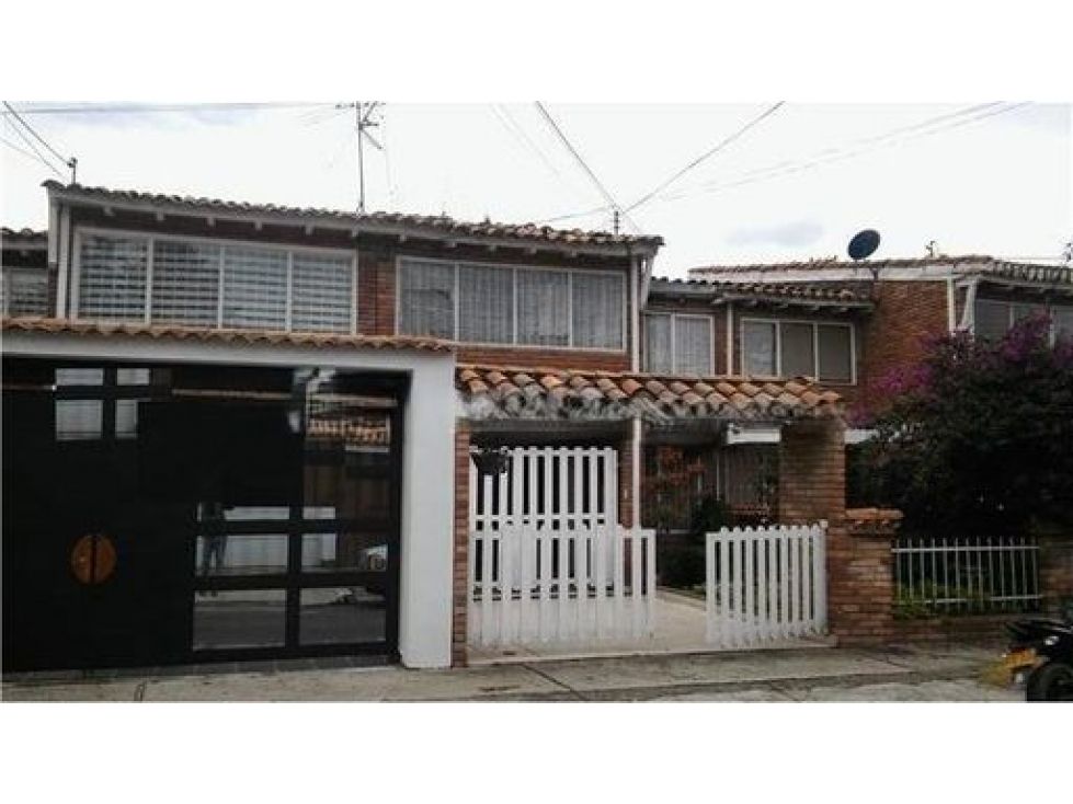 Apartamento en venta Cundinamarca Bogotá Jardines Del Norte 245 m2 Habitaciones 4 Baños 2 Garajes 2 Precio $820000000