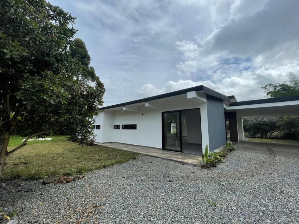 Casa Campestre en venta Antioquia La Ceja La Ceja 340 m2 Habitaciones 4 Baños 3 Garajes 5 Precio $1630000000