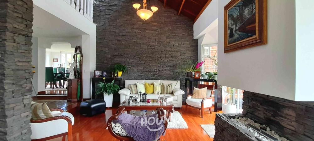 Casa en arriendo Cundinamarca Bogotá San José De Bavaria 187 m2 Habitaciones 3 Baños 4 Garajes 4 Precio $8200000
