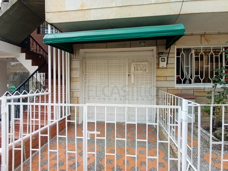 Local en arriendo Antioquia Medellín San Bernardo 16 m2 Habitaciones 0 Baños 1 Garajes 0 Precio $1500000