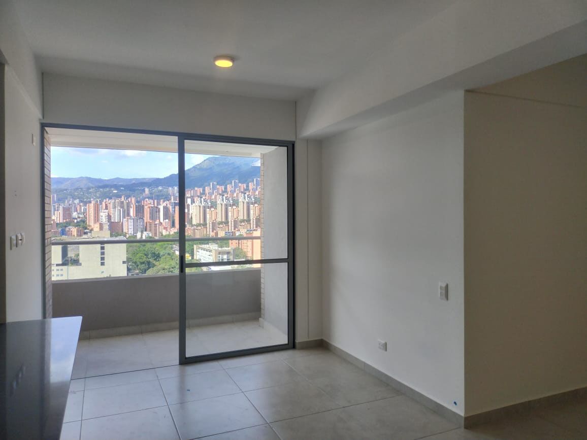 Apartamento en arriendo Antioquia Envigado Jardines 77 m2 Habitaciones 3 Baños 2 Garajes 1 Precio $3850000