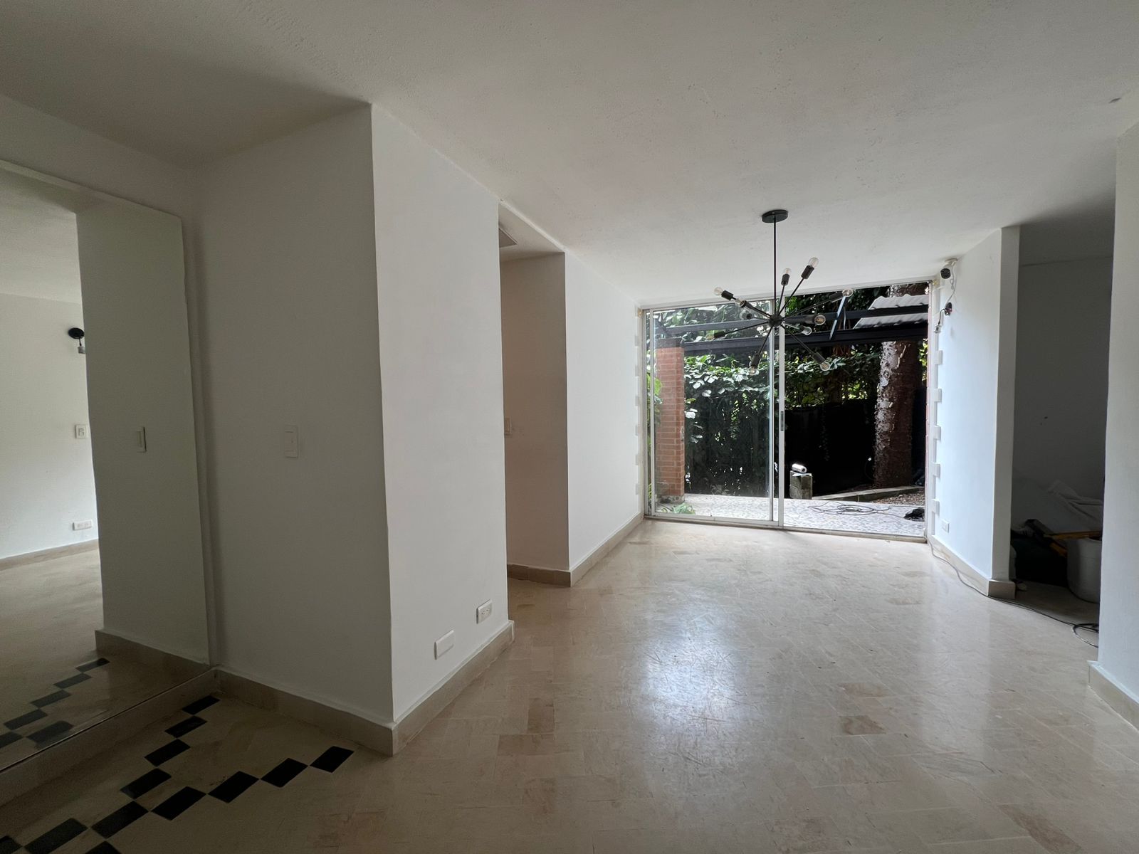 Apartamento en arriendo Antioquia Envigado La Sebastiana 62 m2 Habitaciones 1 Baños 2 Garajes 1 Precio $2850000
