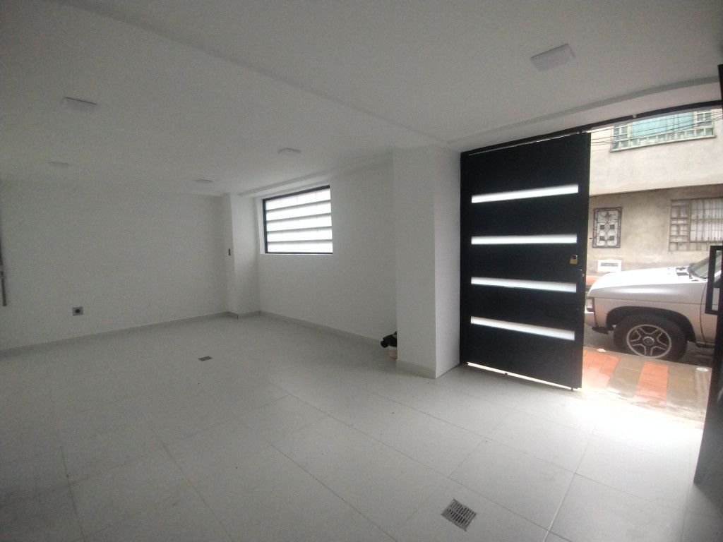 Local en venta Cundinamarca Bogotá Las Ferias 35 m2 Habitaciones 0 Baños 1 Garajes 0 Precio $311000000