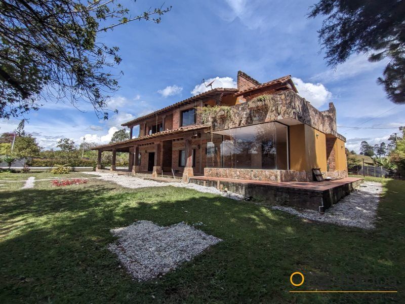 Finca en arriendo Antioquia El Carmen De Viboral El Carmen De Viboral 2500 m2 Habitaciones 5 Baños 5 Garajes 1 Precio $14000000