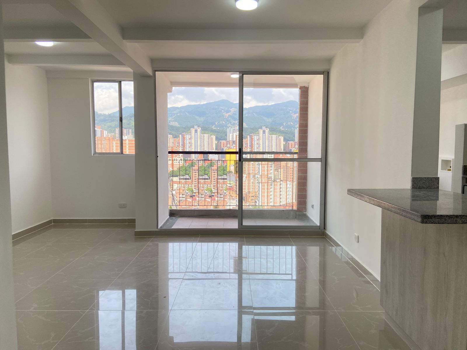 Apartamento en arriendo Antioquia Sabaneta Aliadas Del Sur 60 m2 Habitaciones 2 Baños 2 Garajes 1 Precio $2650000