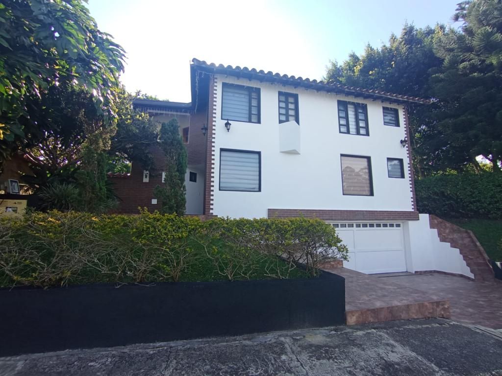 Casa en arriendo Antioquia Rionegro La Colina 550 m2 Habitaciones 3 Baños 3 Garajes 1 Precio $7000000