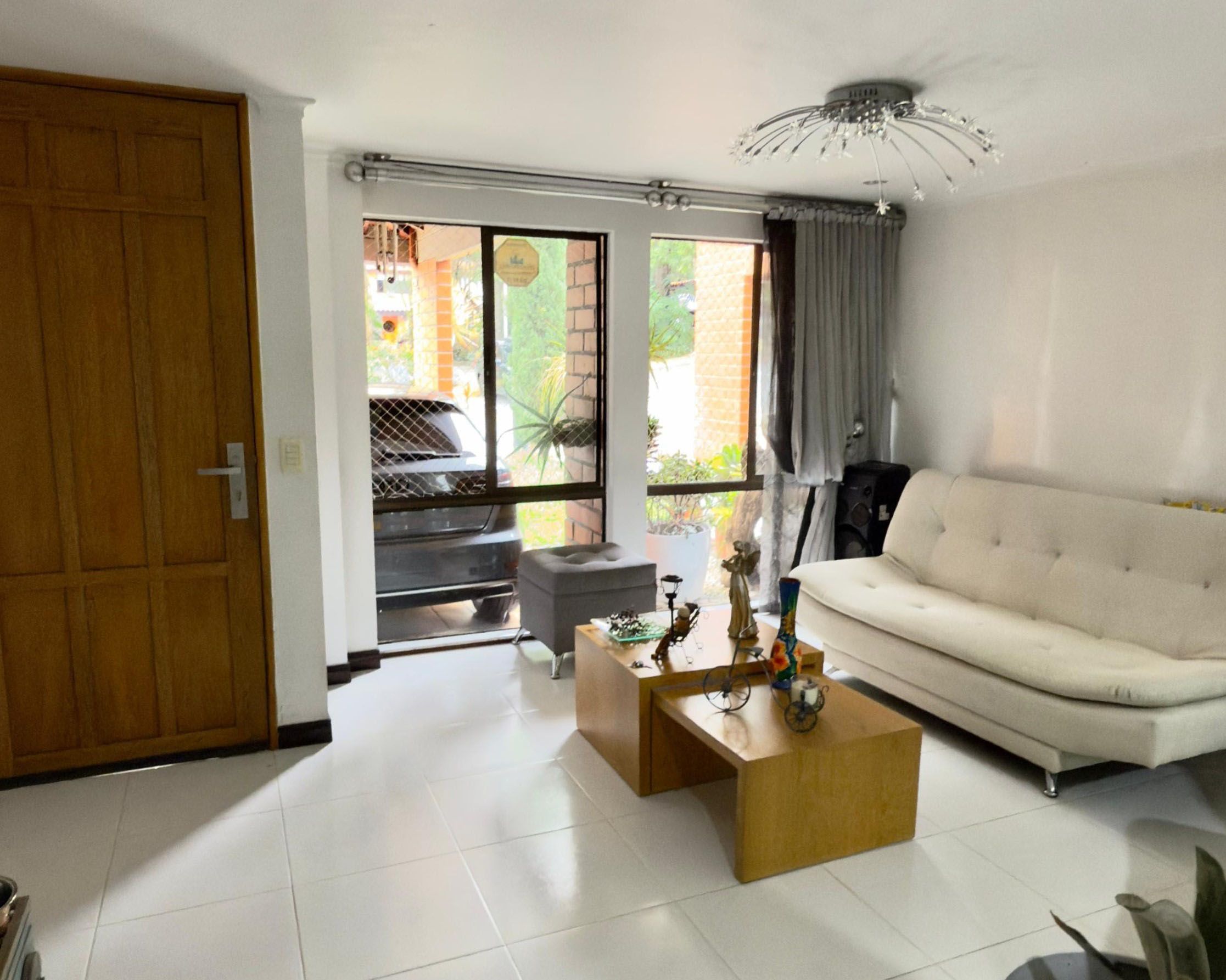 Casa en venta Antioquia Medellín Alejandria 157 m2 Habitaciones 3 Baños 4 Garajes 2 Precio $990000000