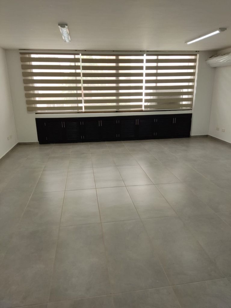 Oficina en arriendo Valle Del Cauca Cali San Vicente 42 m2 Habitaciones 0 Baños 1 Garajes 1 Precio $1950000