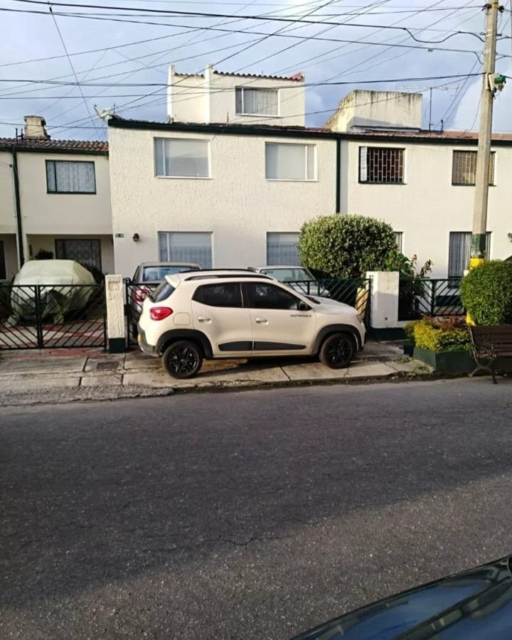 Casa en venta Cundinamarca Bogotá Villa Del Prado 165 m2 Habitaciones 5 Baños 3 Garajes 1 Precio $615000000