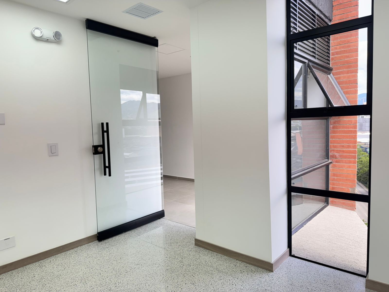 Consultorio en arriendo Antioquia Medellín San Diego 33 m2 Habitaciones 0 Baños 1 Garajes 1 Precio $3700000