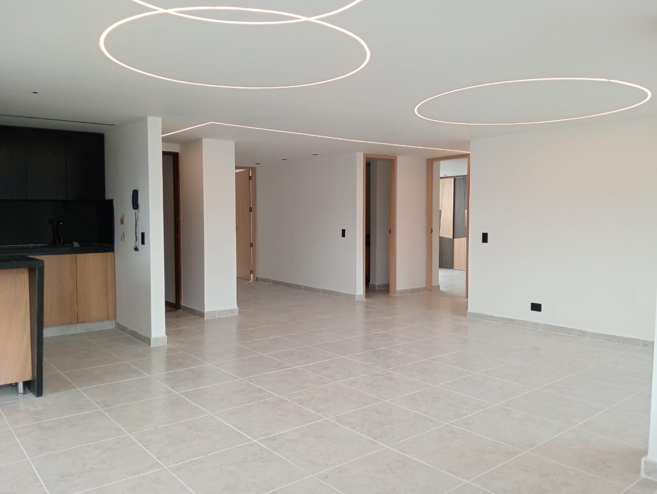 Apartamento en arriendo Antioquia Medellín La Castellana 140 m2 Habitaciones 3 Baños 3 Garajes 1 Precio $4400000