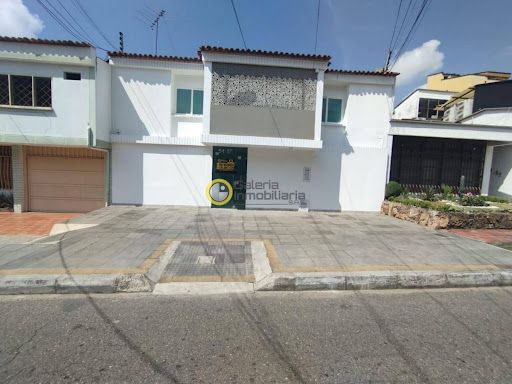 Casa en arriendo Santander Bucaramanga Cabecera Del Llano 300 m2 Habitaciones 13 Baños 6 Garajes 0 Precio $10000000