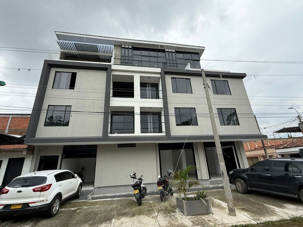 Local en arriendo Valle Del Cauca Cali Troncal 12 m2 Habitaciones 0 Baños 1 Garajes 0 Precio $900000