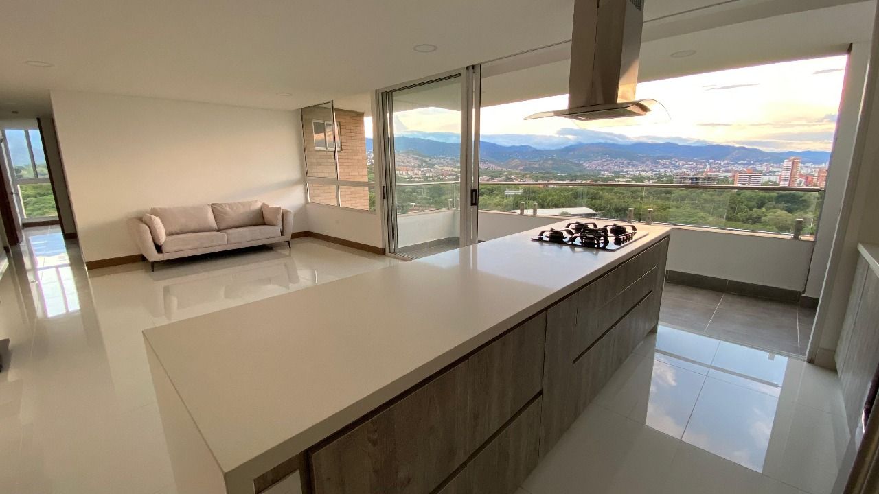 Apartamento en arriendo Valle Del Cauca Cali Urbanización Ciudad Jardín 147 m2 Habitaciones 1 Baños 5 Garajes 2 Precio $5800000
