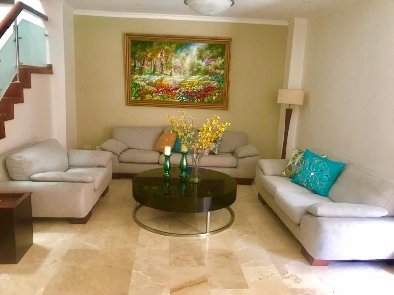 Casa en venta Valle Del Cauca Cali Urbanización Ciudad Jardín 0 m2 Habitaciones 4 Baños 3 Garajes 2 Precio $1500000000