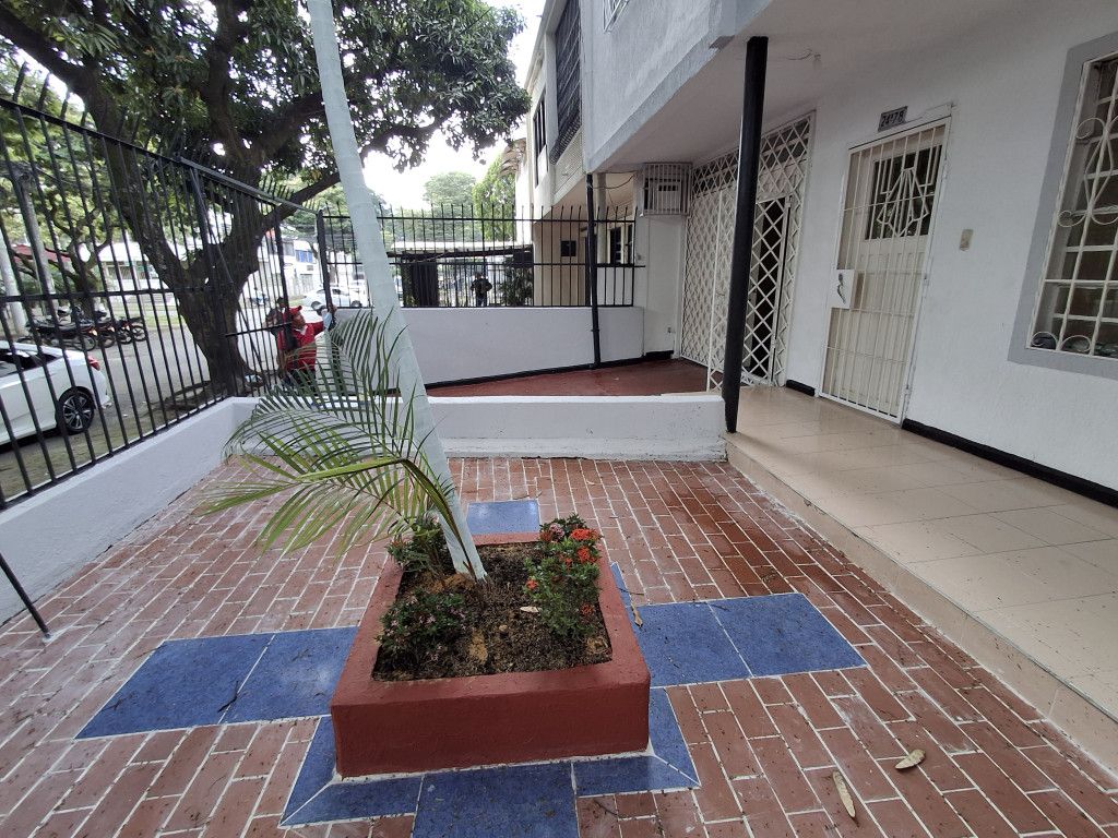 Casa en arriendo Valle Del Cauca Cali San Vicente 220 m2 Habitaciones 4 Baños 4 Garajes 1 Precio $3500000