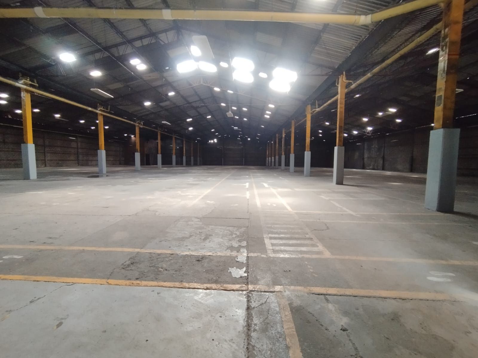 Bodega en arriendo Antioquia Itagüí Zona Industrial No 1 6000 m2 Habitaciones 0 Baños 8 Garajes 0 Precio $180000000