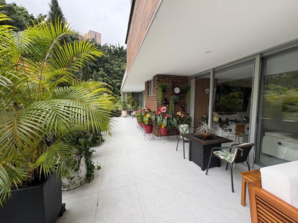 Apartamento en venta Antioquia Medellín Castropol 148 m2 Habitaciones 3 Baños 5 Garajes 2 Precio $2400000000