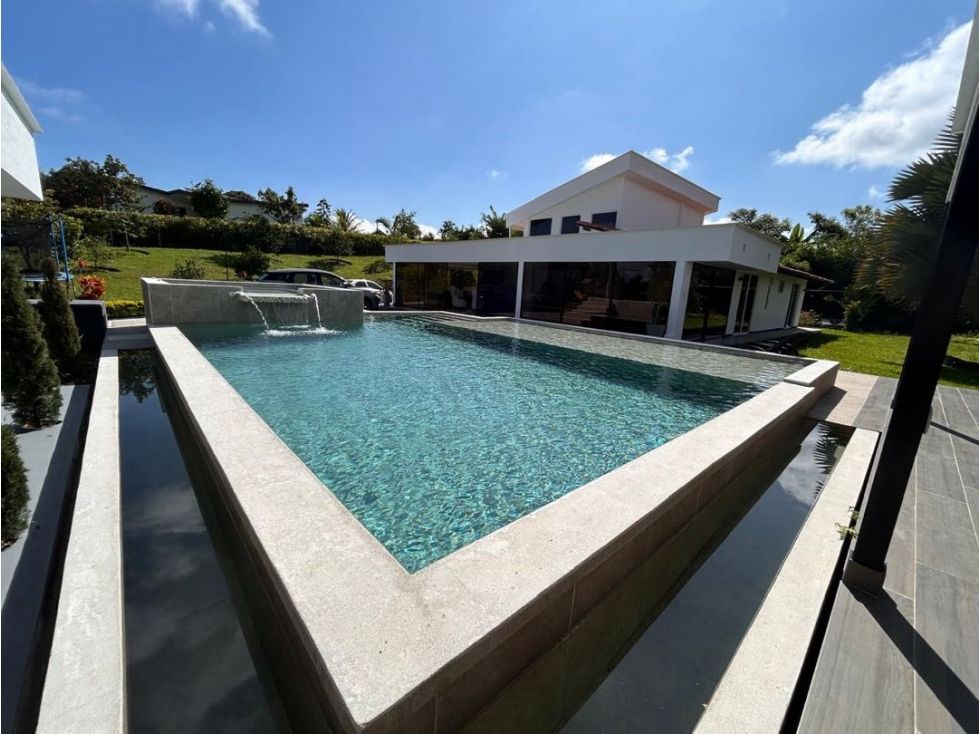 Casa Campestre en arriendo o venta Risaralda Pereira San Jose 320 m2 Habitaciones 4 Baños 4 Garajes 4 Precio venta $2100000000 Precio arriendo $10650000