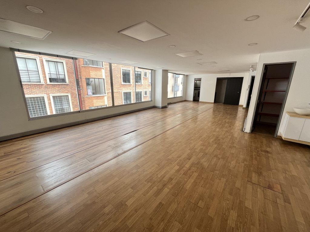 Oficina en arriendo Cundinamarca Bogotá Santa Barbara Oriental 76 m2 Habitaciones 0 Baños 1 Garajes 1 Precio $3500000