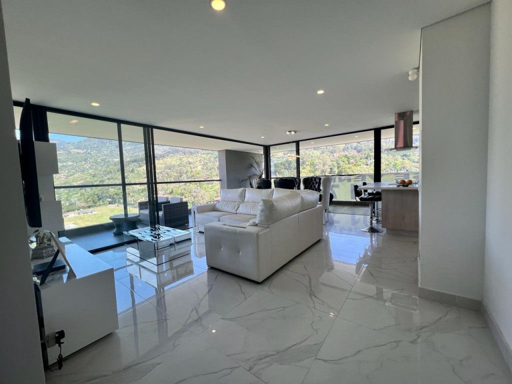 Apartamento en venta Antioquia Envigado Alcalá 188 m2 Habitaciones 3 Baños 5 Garajes 3 Precio $1550000000