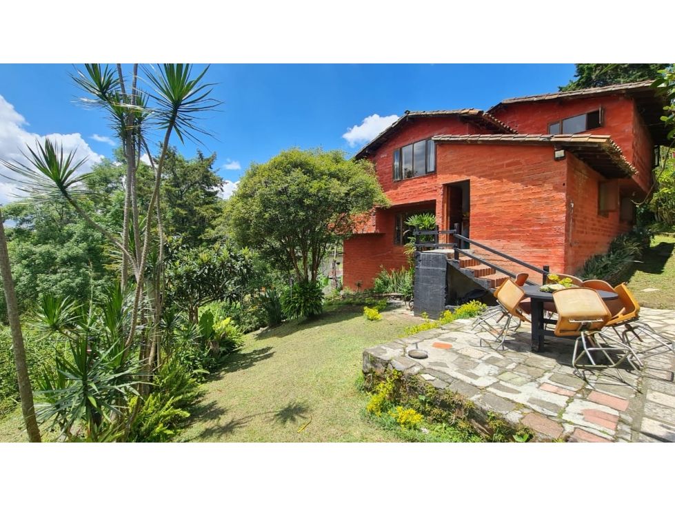 Casa Campestre en venta Antioquia Medellín Los Naranjos 200 m2 Habitaciones 5 Baños 3 Garajes 1 Precio $2500000000