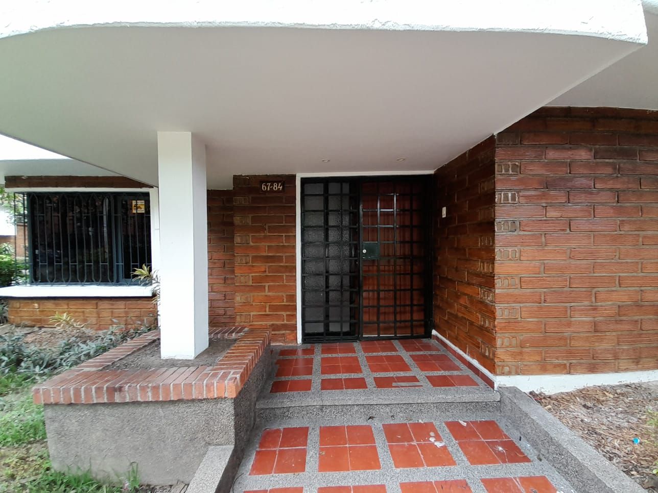 Local en arriendo Antioquia Medellín Rosales 281 m2 Habitaciones 0 Baños 3 Garajes 1 Precio $6500000