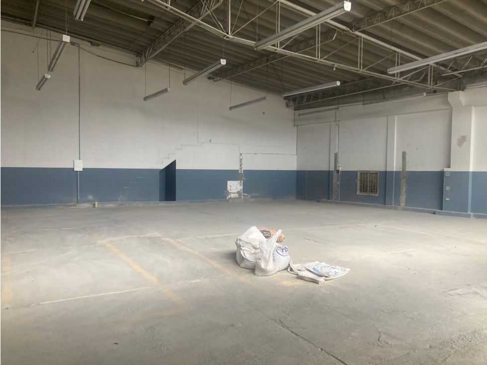 Bodega en arriendo Cundinamarca Bogotá Ciudad Jardín Norte 370 m2 Habitaciones 0 Baños 1 Garajes 4 Precio $13000000