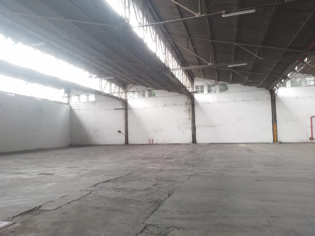 Bodega en arriendo Antioquia Itagüí La Esmeralda 4100 m2 Habitaciones 0 Baños 4 Garajes 3 Precio $92000000