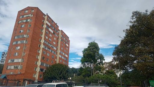 Apartamento en venta Cundinamarca Bogotá Gran América 122 m2 Habitaciones 3 Baños 2 Garajes 1 Precio $550000000
