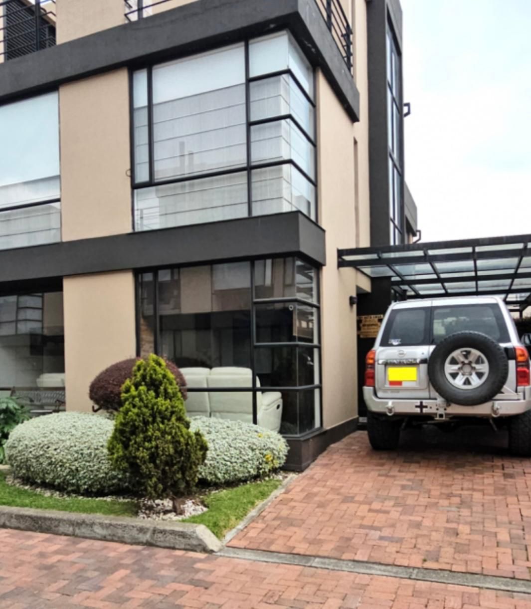 Casa en venta Cundinamarca Chía Cr La Hacienda 330 m2 Habitaciones 3 Baños 6 Garajes 2 Precio $1150000000