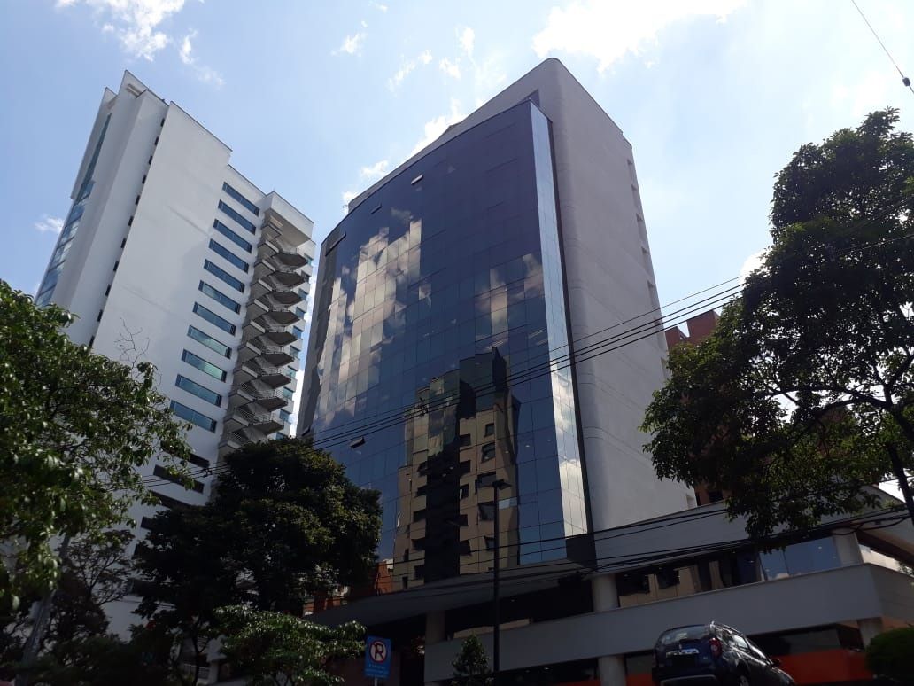Oficina en arriendo Antioquia Medellín El Poblado 143 m2 Habitaciones 0 Baños 3 Garajes 2 Precio $13627750