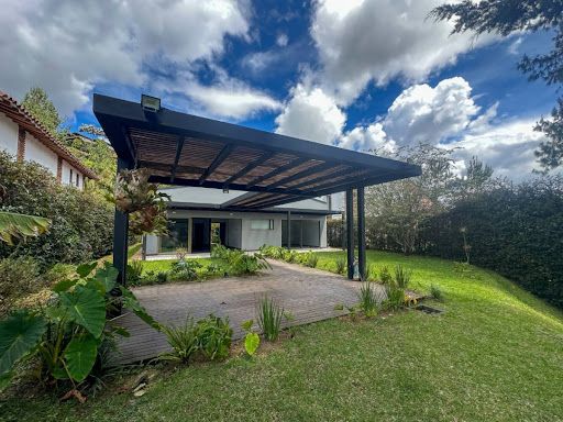 Casa en arriendo Antioquia El Retiro El Retiro 1500 m2 Habitaciones 3 Baños 4 Garajes 2 Precio $9500000