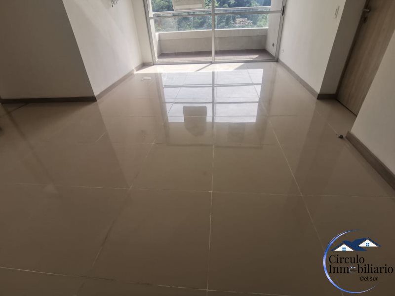 Apartamento en arriendo Antioquia Envigado Zona Centro 85 m2 Habitaciones 3 Baños 2 Garajes 1 Precio $3400000