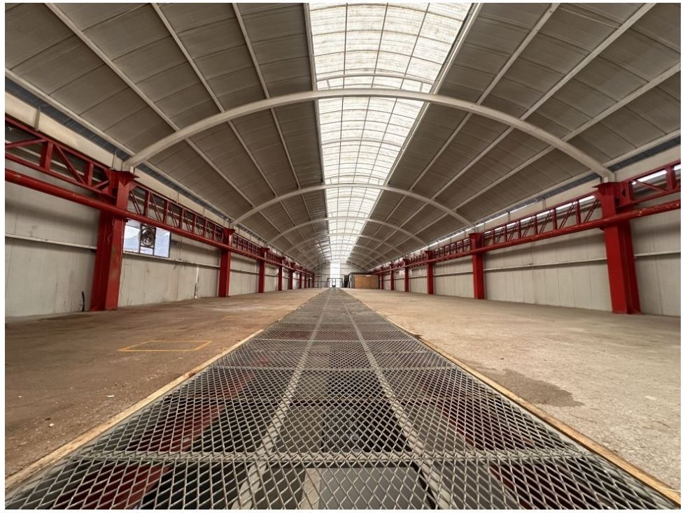 Bodega en arriendo Cundinamarca Bogotá Ricaurte 1800 m2 Habitaciones 0 Baños 3 Garajes 0 Precio $25000000