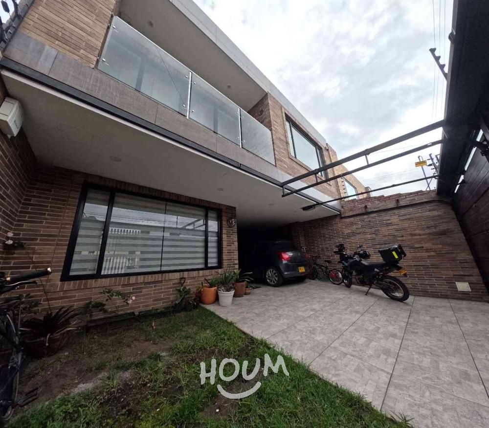 Casa en venta Cundinamarca Bogotá La Esmeralda 380 m2 Habitaciones 4 Baños 6 Garajes 2 Precio $2000000000
