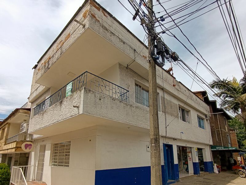 Oficina en arriendo Antioquia Medellín Las Playas 103 m2 Habitaciones 0 Baños 1 Garajes 0 Precio $2800000