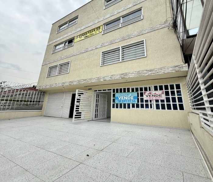 Edificio en venta Valle Del Cauca Cali Urbanización Colseguros 940 m2 Habitaciones 16 Baños 13 Garajes 5 Precio $1440000000