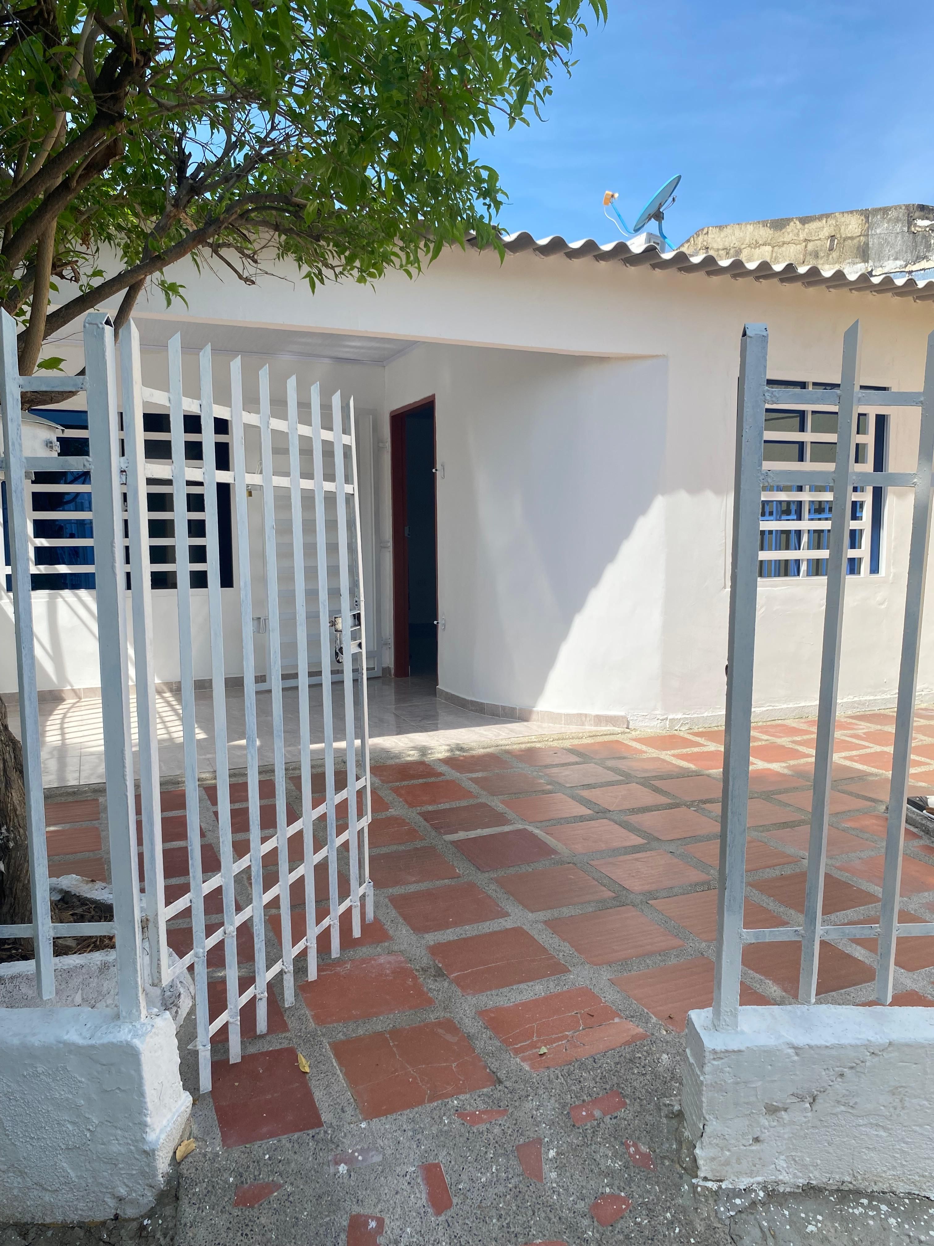 Casa en arriendo Magdalena Santa Marta Almendros 93 m2 Habitaciones 3 Baños 2 Garajes 0 Precio $1400000
