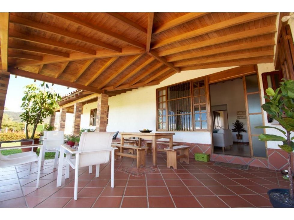 Finca en arriendo Antioquia Marinilla Marinilla 320 m2 Habitaciones 7 Baños 5 Garajes 2 Precio $4500000