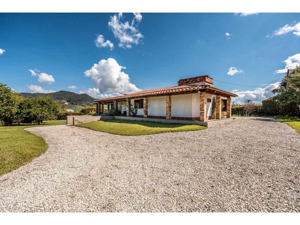 Finca en arriendo Antioquia Marinilla Marinilla 320 m2 Habitaciones 5 Baños 4 Garajes 2 Precio $4500000