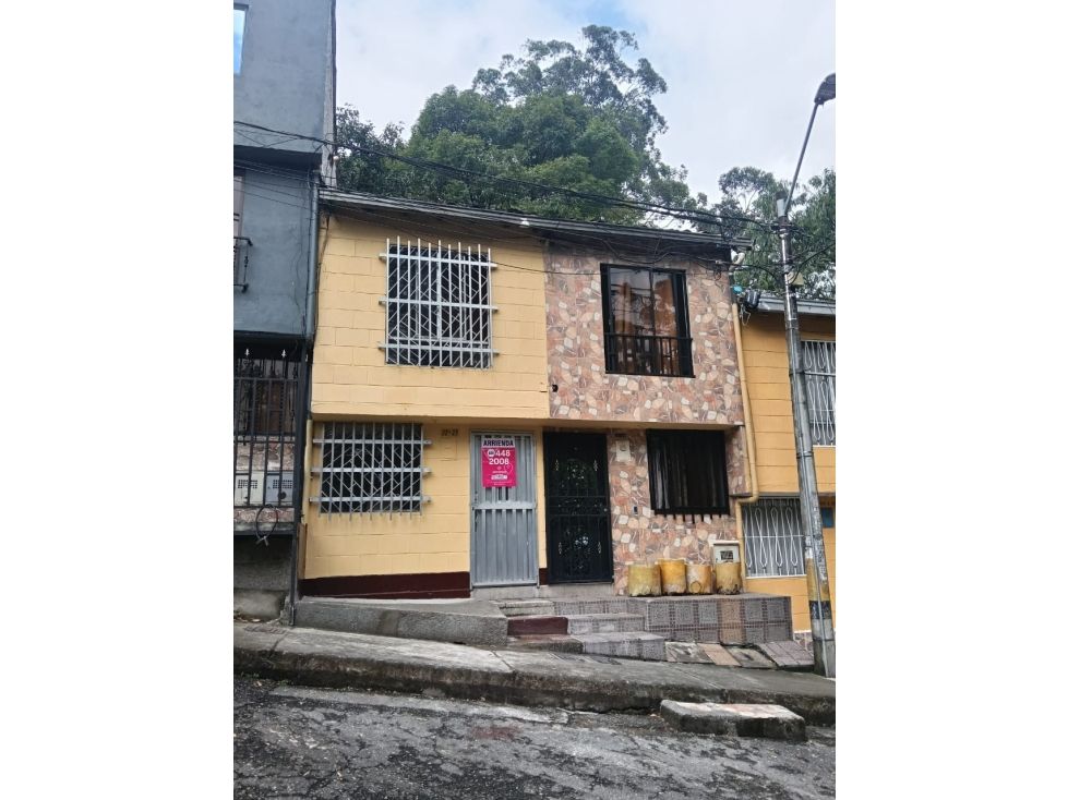 Apartamento en arriendo Antioquia Medellín Cataluña 90 m2 Habitaciones 3 Baños 2 Garajes 0 Precio $1800000