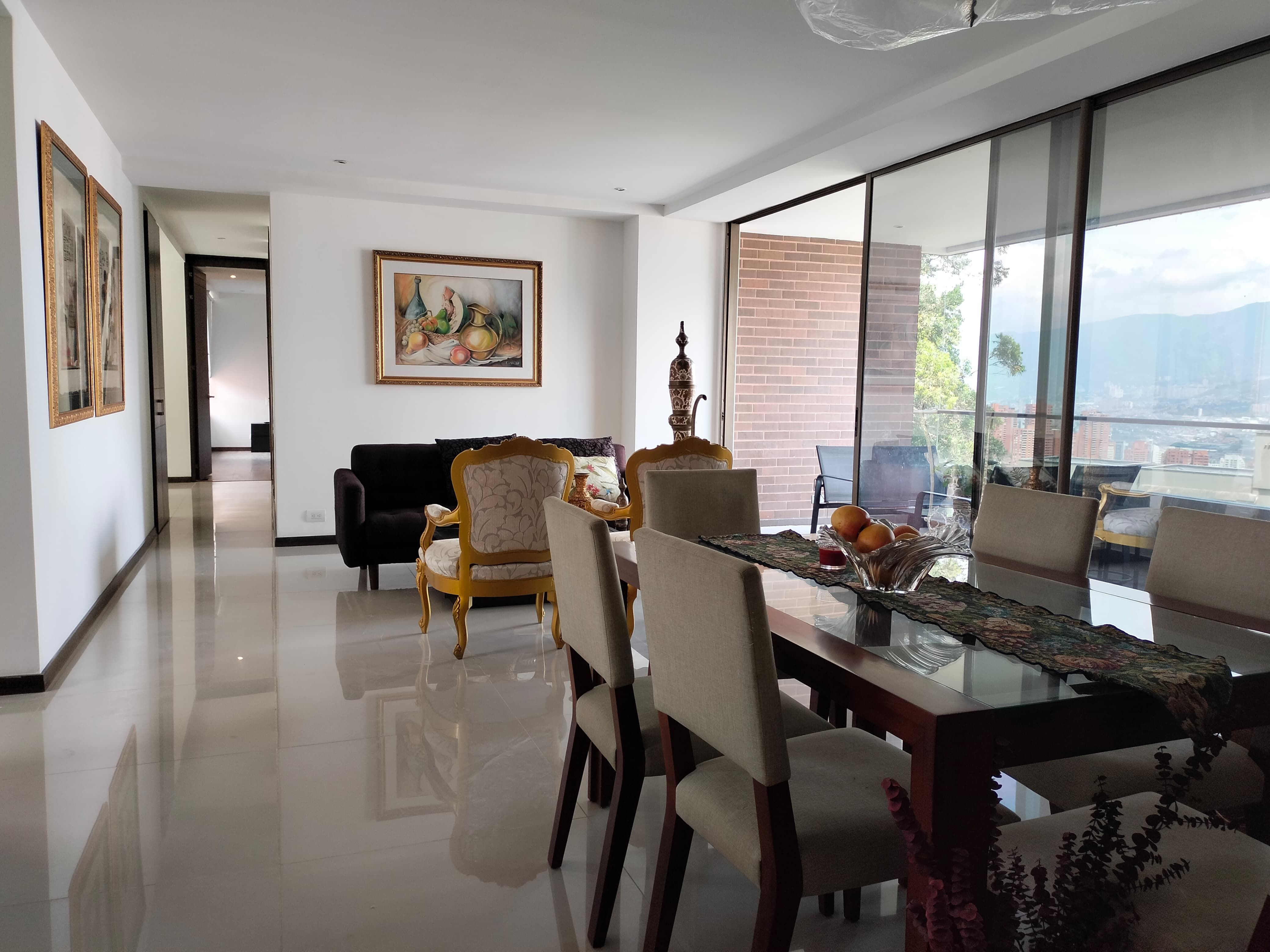 Apartamento en arriendo Antioquia Medellín El Poblado 150 m2 Habitaciones 3 Baños 4 Garajes 2 Precio $10300000