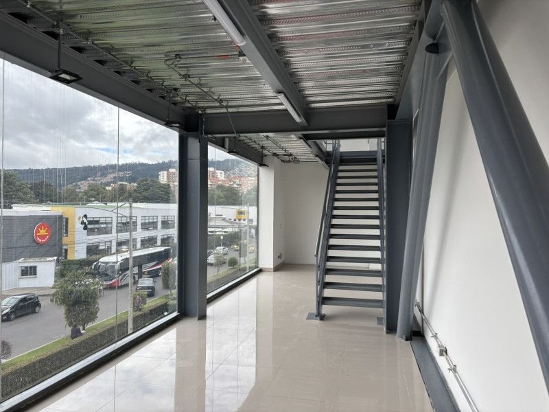 Local en venta Cundinamarca Bogotá Rincon Del Cedro 84 m2 Habitaciones 0 Baños 0 Garajes 1 Precio $630000000