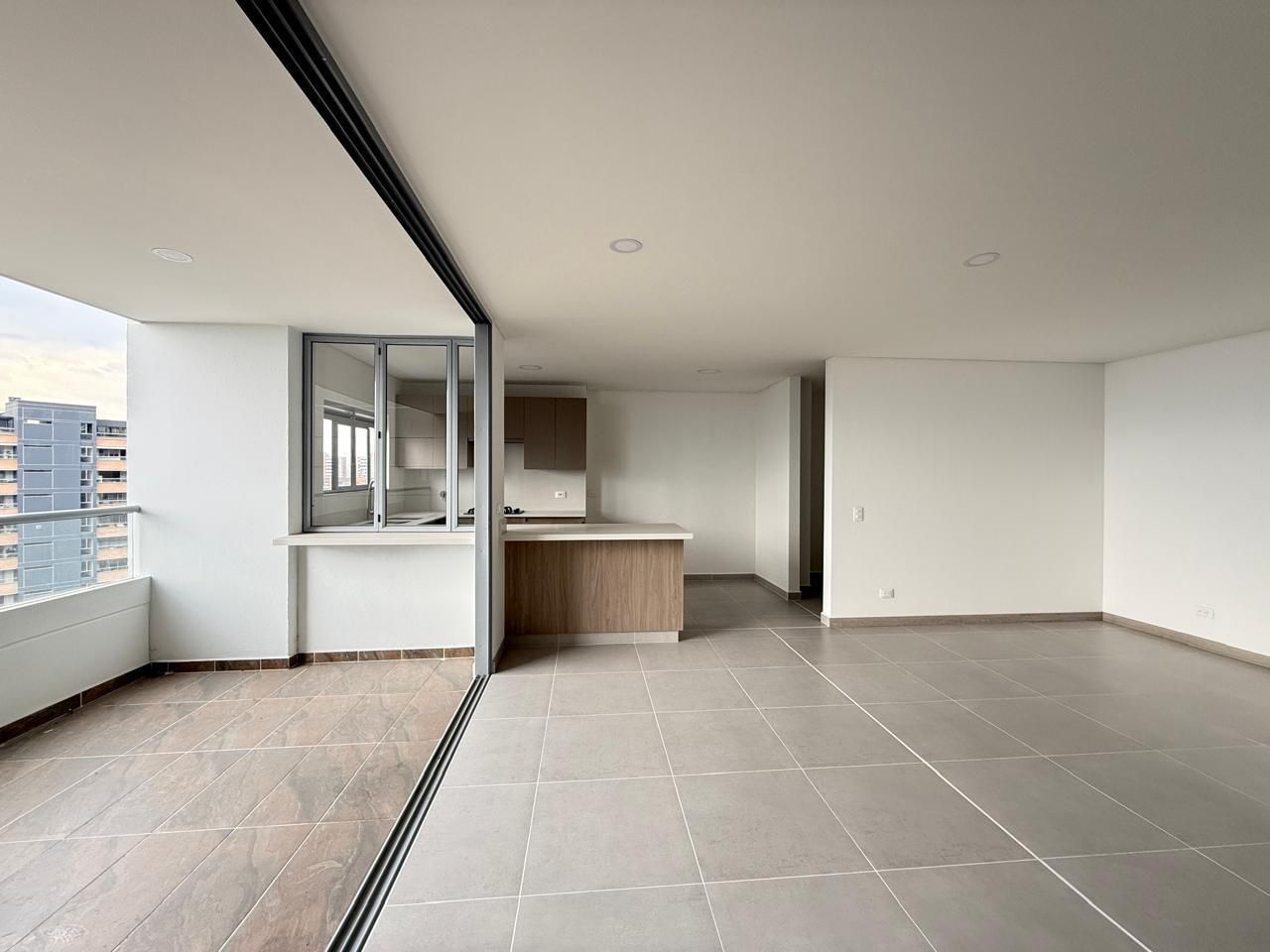 Apartamento en arriendo Antioquia Envigado El Esmeraldal 183 m2 Habitaciones 3 Baños 4 Garajes 2 Precio $6950000