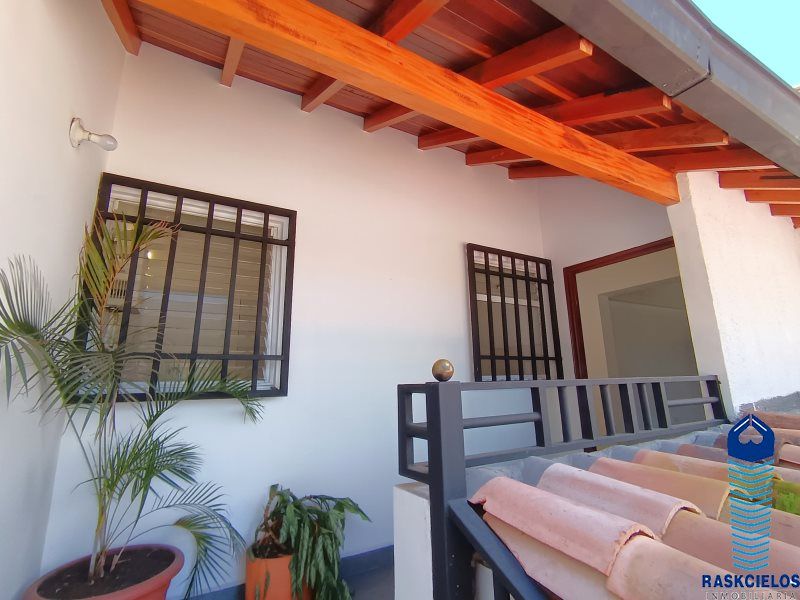 Casa en arriendo Antioquia Medellín Los Alpes 142 m2 Habitaciones 3 Baños 3 Garajes 1 Precio $3000000