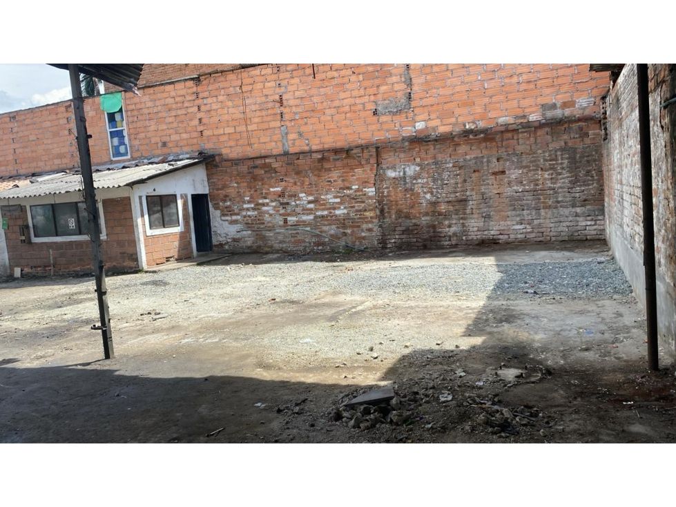 Lote en arriendo Antioquia Medellín Naranjal 340 m2 Habitaciones 0 Baños 1 Garajes 1 Precio $15000000